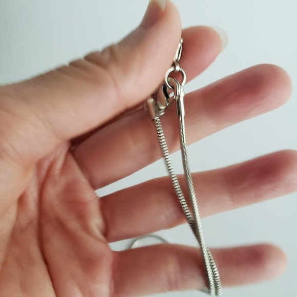 Long Silver Rhinestone Loop Pendant Chain Necklace - Picture 6 of 10